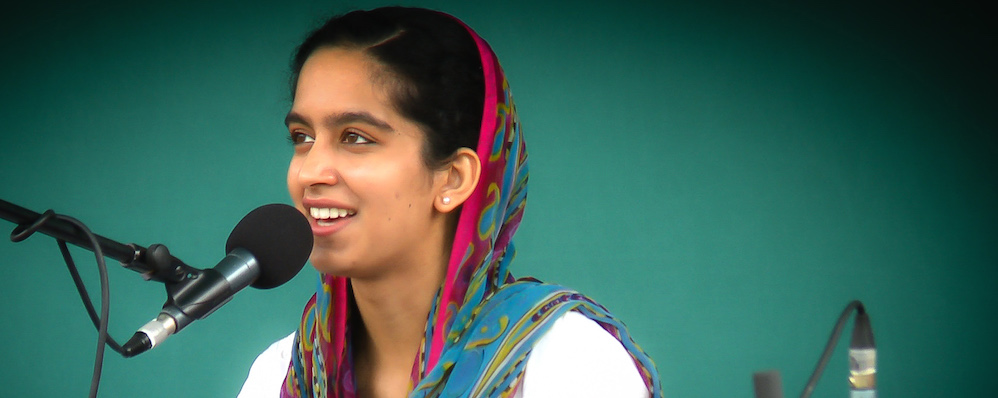 Peaceful Waheguru Jaap connecting listeners in shared contemplative stillness and acoustic singing.